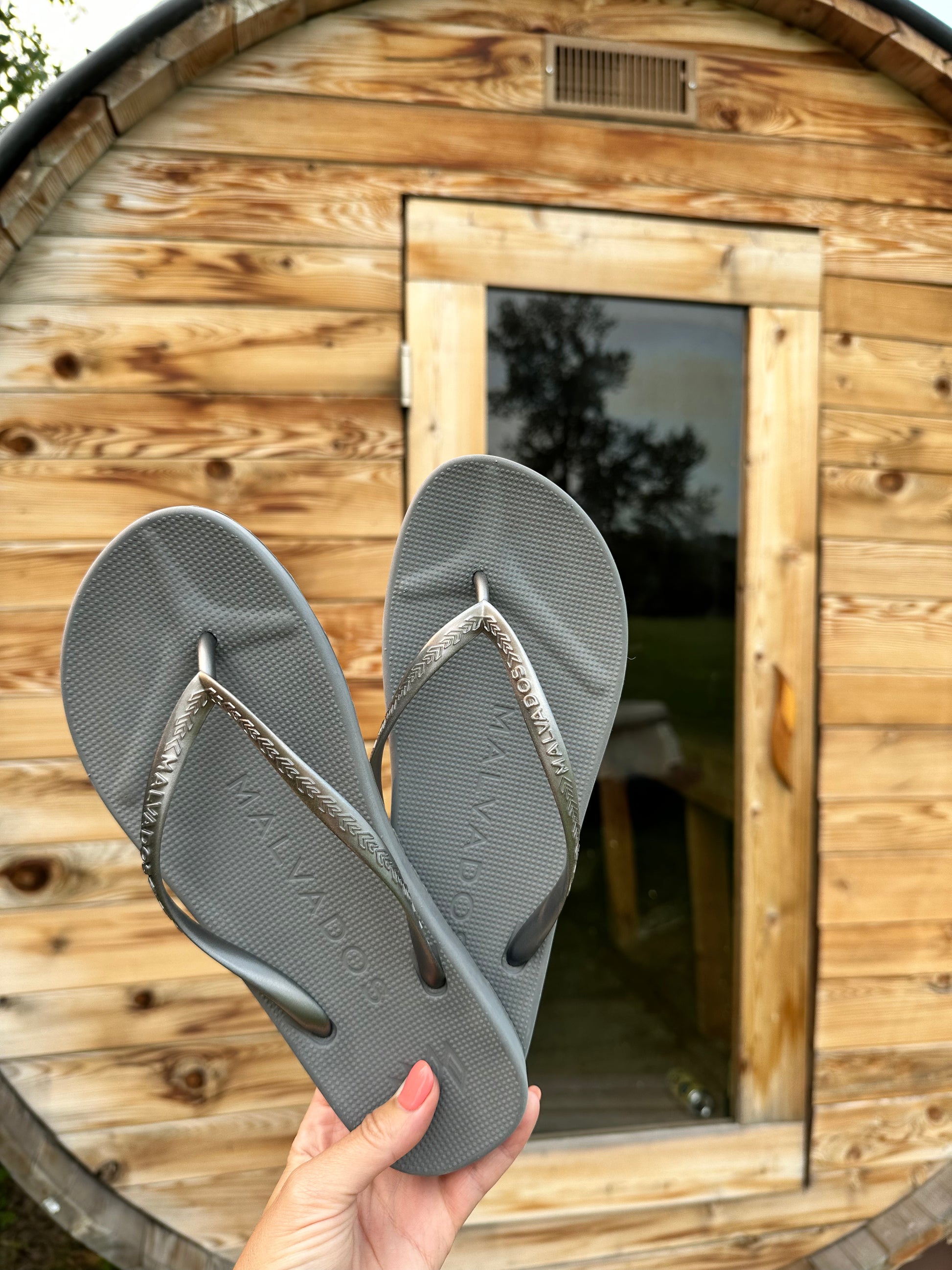 Malvados sales flip flops