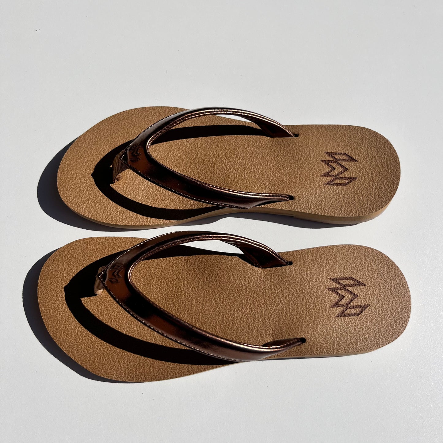 【MODERNIF】Ruking Oversole Flip Flops Women's Comfort Flip Flop with Arch Support - Gold – Malvados