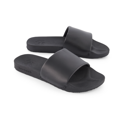 Slaya Sobrero athletic slide with toe pillow and arch support in black